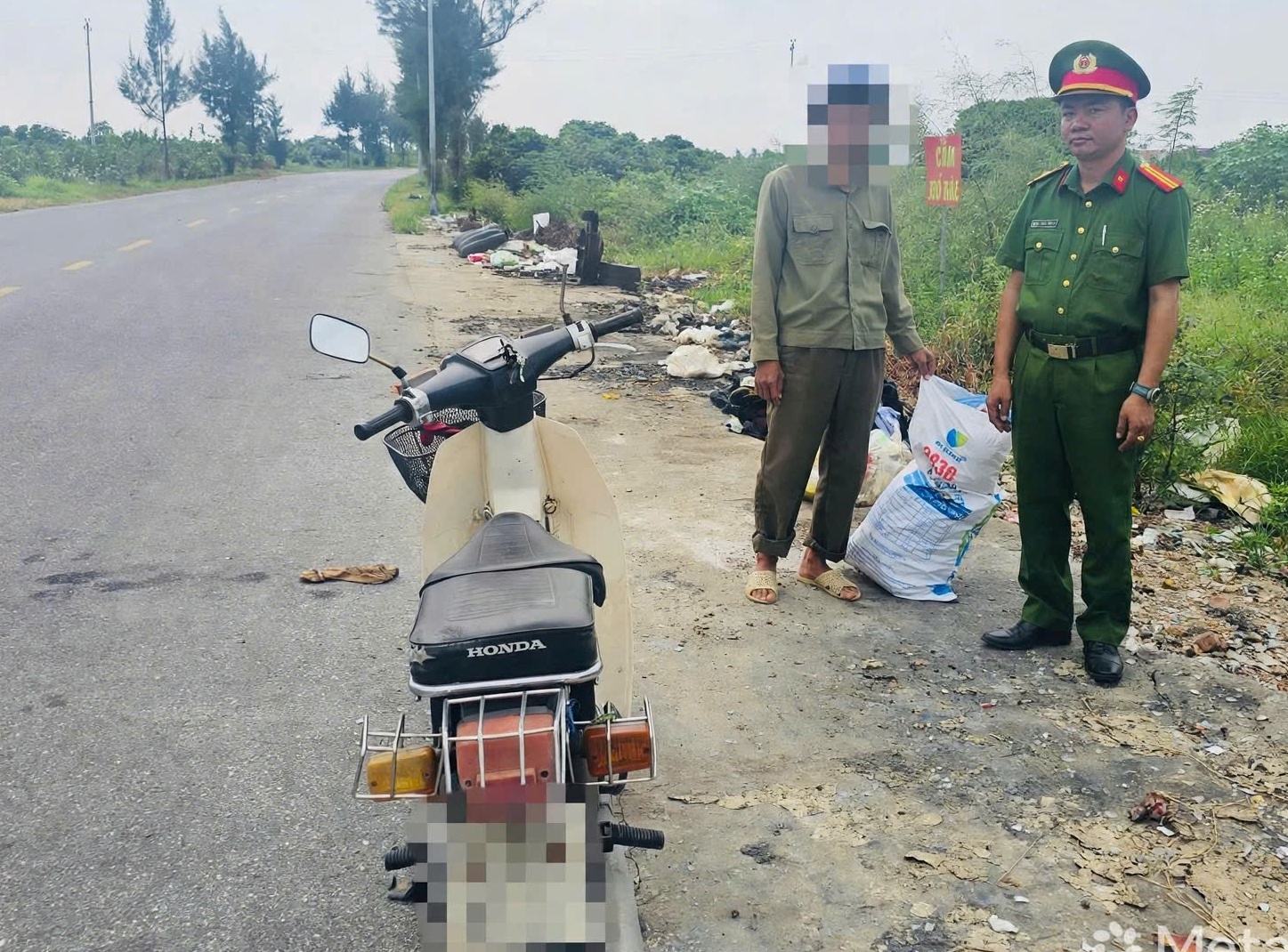 Công an xã Hà Bắc: Xử lý 8 trường hợp đổ chất thải rắn thông thường, rác thải sinh hoạt trái quy định gây ô nhiễm môi trường